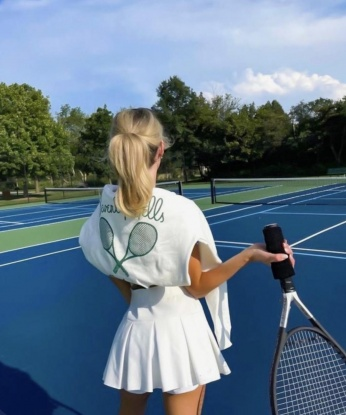 Сексуальная бестия ждет тебя, чтобы исполнить твои самые сокровенные желания. Приятная в общении, опыт в постели - все для твоего удовольствия! 6902, 21 год